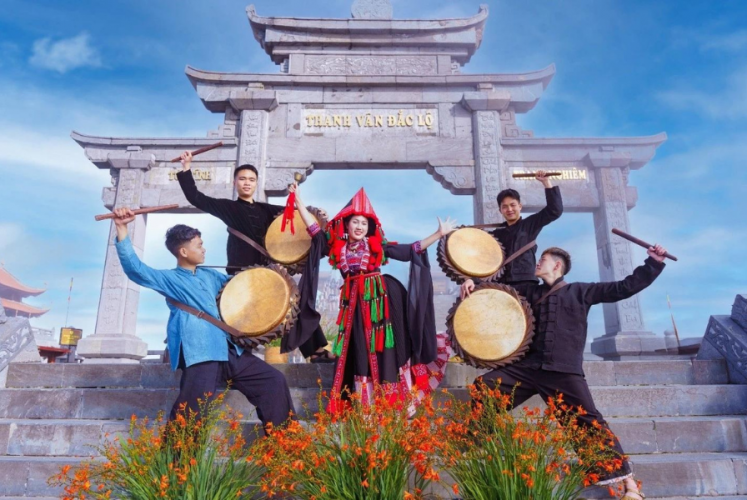 Du lịch SaPa: Tới Fansipan trải nghiệm mỗi tuần một lễ hội của người dân tộc bản địa