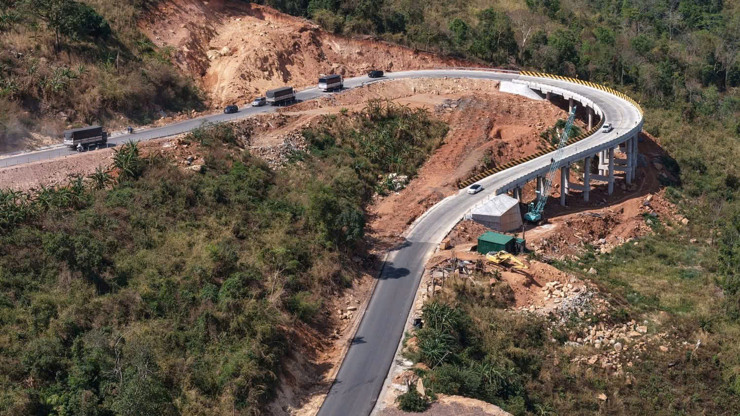 XE V&Agrave; HDV Đ&Oacute;N ĐO&Agrave;N TẠI TRỤ SỞ  Đo&agrave;n khởi h&agrave;nh đi Mũi N&eacute;. Đo&agrave;n Ăn tối v&agrave; check-in TTC PHAN THIẾT  4*  Tự do kh&aacute;m ph&aacute; đ&egrave;o Đại Ninh Đ&agrave; Lạt - Mũi N&eacute; tatravel.vn